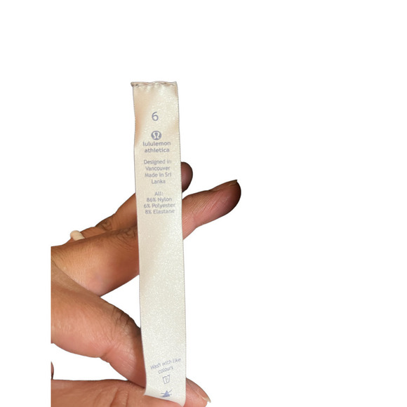 Lululemon Free To Flow High Rise Crop Legging / Active Wear - Picture 7 of 13